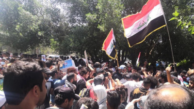 آلاف المتظاهرين يصلون ساحة التحرير في بغداد للمطالبة بمحاسبة قتلة الناشطين