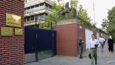 "الحرس الثوري" يعتقل دبلوماسيين أجانب بينهم ثاني مبعوث بريطاني