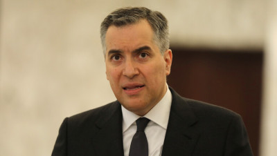 لبنان.. مصطفى أديب يتريث في تشكيل حكومته وفرنسا تدخل على الخط بقوة