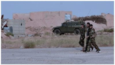 ميليشيات إيران تنتهي من تفخيخ محيط نقاطها العسكرية في الرقة