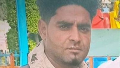 الحوثيون يعدمون شابا ويسحلونه أمام أعين والديه