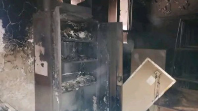 الحوثيون يحرقون مدرسة بسبب خلاف مع كادرها (صور)