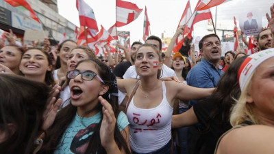 "عون" يحرّك أنصاره لمواجهة مظاهرات اللبنانيين (فيديو) 