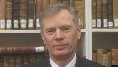 إيران تعتقل سفير بريطانيا "بتهمة التحريض"