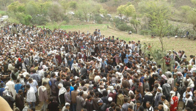 قتلى وجرحى باشتباكات بين الحوثيين ومسلحين قبليين وسط اليمن