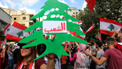 اللبنانيون يواصلون مظاهراتهم المليونية والحريري يقدّم ورقته "الإنقاذية"