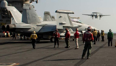 واشنطن تسحب حاملة طائراتها الوحيدة في الشرق الأوسط