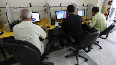 عودة جزئية للإنترنت في العراق والحكومة تواصل حجب مواقع التواصل