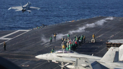 للمرة الأولى منذ 2012.. أمريكا تنشر حاملتي طائرات لمواجهة تهديدات إيـران