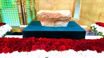 إيـران تزوّر "صخرة النقطة" وتحتفل بإعادتها لحلب.. ما هدفها؟