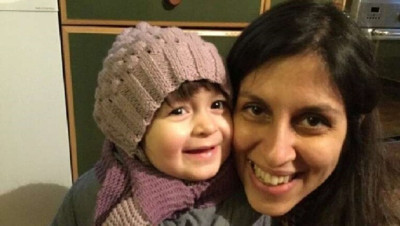 زوج إيرانية بريطانية يخشى من محاكمة زوجته في إيران