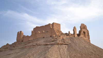 الميليشيات الإيرانية تحول قلعة "الرحبة" الأثرية إلى مقر عسكري