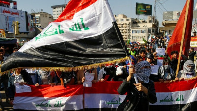 العراق.. الأمن يستهدف المتظاهرين بسلاح الصيد وعلاوي يدعو البرلمان لجلسة استثنائية