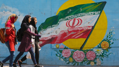 تقرير صادم لحجم زواج القاصرات في إيران: آلاف القاصرات أنجبن بـ 3 أشهر!