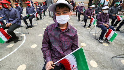 "إعادة افتتاح المدارس" يشعل موجة انتقادات في إيران