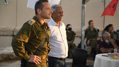 قائد بالجيش الإسرائيلي: نعمل ضد تموضع إيران في سوريا و"حـزب الله" في لبنان