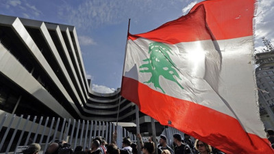 لبنان.. إرجاء الاستشارات النيابية وباريس تستضيف مؤتمرا دوليا