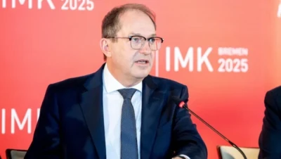 ألمانيا تكشف عن اتصالات لإعادة مجرمين سوريين إلى بلادهم