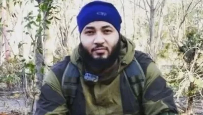 أسرة شاب مصري تتبـرأ منه بسـبب نشـره فـيديـوهات مـثيـرة للجـ.ـدل