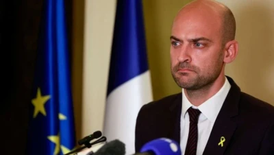 سوريون ينتقدون وصف وزير الخارجية الفرنسي للساحل السوري بـ "العلوي"