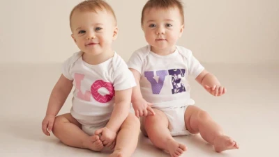 تفسير حلمت أن أختي حامل بتوأم: بشرى بالخير أم إنذار؟