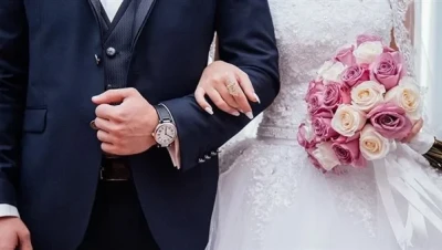 تفسير حلم الزواج من شخص تحبه: بشرى بالارتباط أم مجرد أمنيات؟