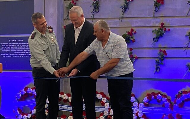 وزير الدفاع الإسرائيلي: سنتصرف ضد إيران عندما يلزم الأمر