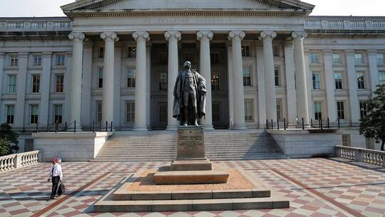 "الخزانة الأمريكية" تفرض عقوبات على "حــزب الله" بالتنسيق مع قطر