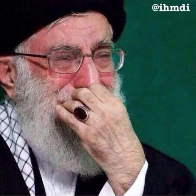 "تويتر" يغلق بشكل نهائي حساب "علي خامنئي"