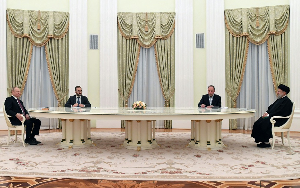 بدراية أمريكية.. روسيا تقترح اتفاقا نوويا مؤقتا على إيران