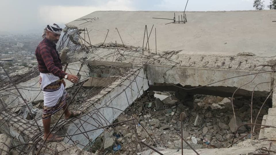 قتلٌ وتفجير.. يمنيون يكشفون انتهاكات الحوثيين بحقهم