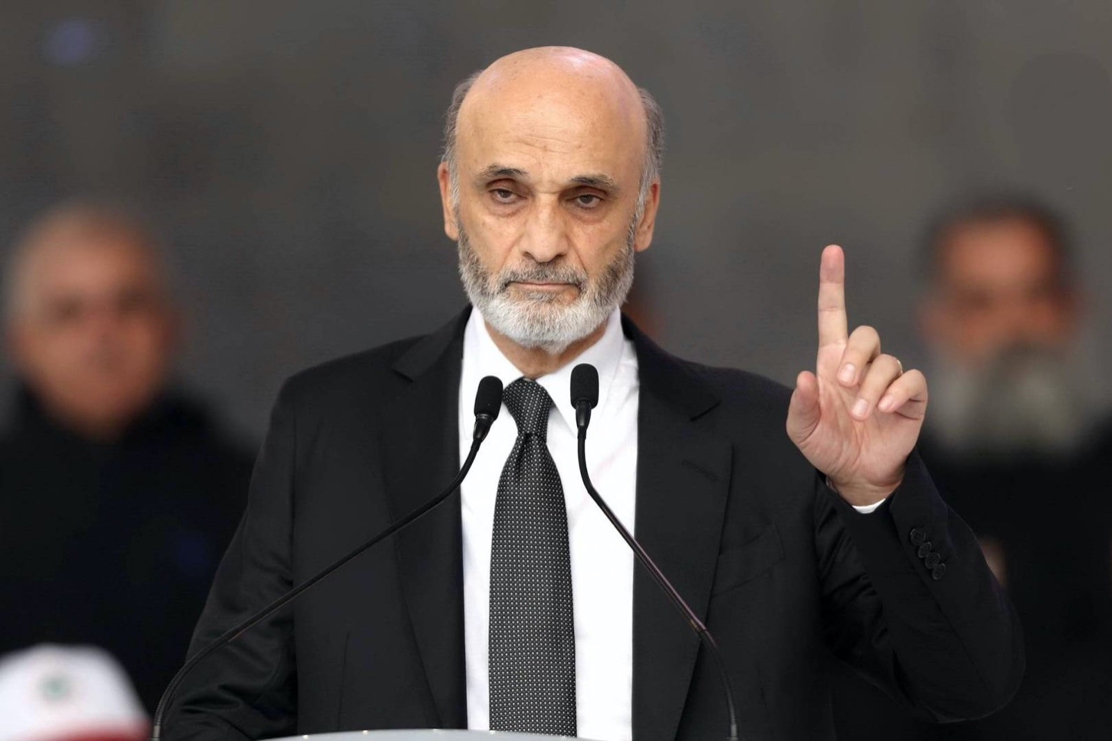 "سمير جعجع" يوجه رسالة إلى مؤيديه: انتقاد حزب الله لا يكفي