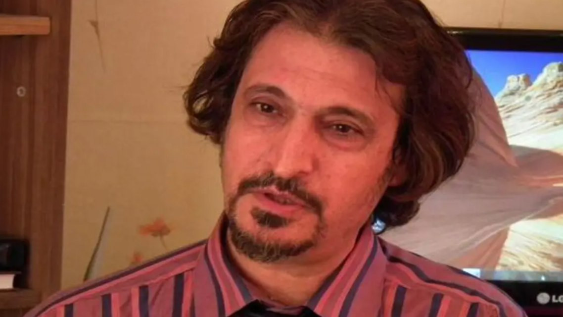 من طهران.. معارض إيراني يدعو المواطنين للتضامن مع احتجاجات الأحواز