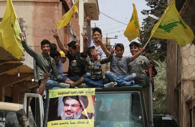 شاب سوري يلقى مصرعه على يد عملاء "حزب الله" في لبنان (صور)