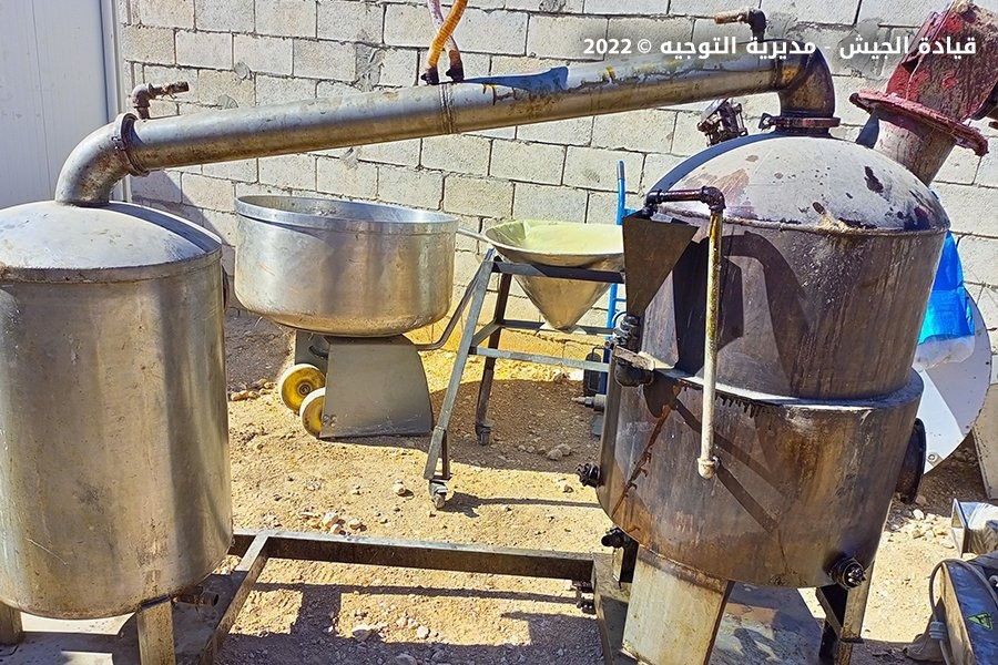 الجيش اللبناني يضبط معملا لتصنيع المخدرات في بعلبك (صور)