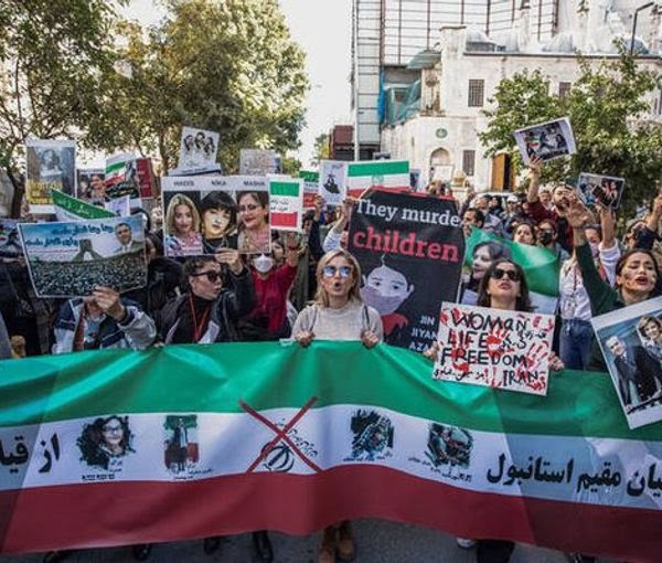 طهران تلاحق المعارضين الإيرانيين في تركيا