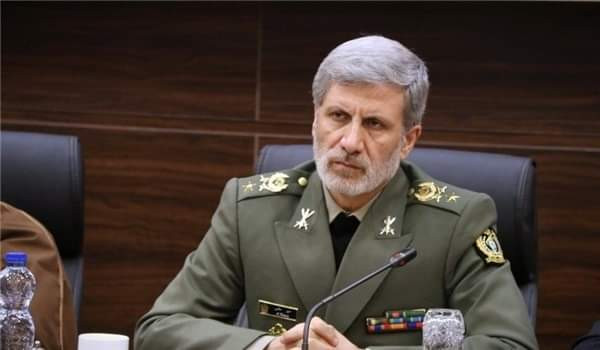 وزارة الدفاع الإيرانية تبرم عقودا لتصدير الأسلحة