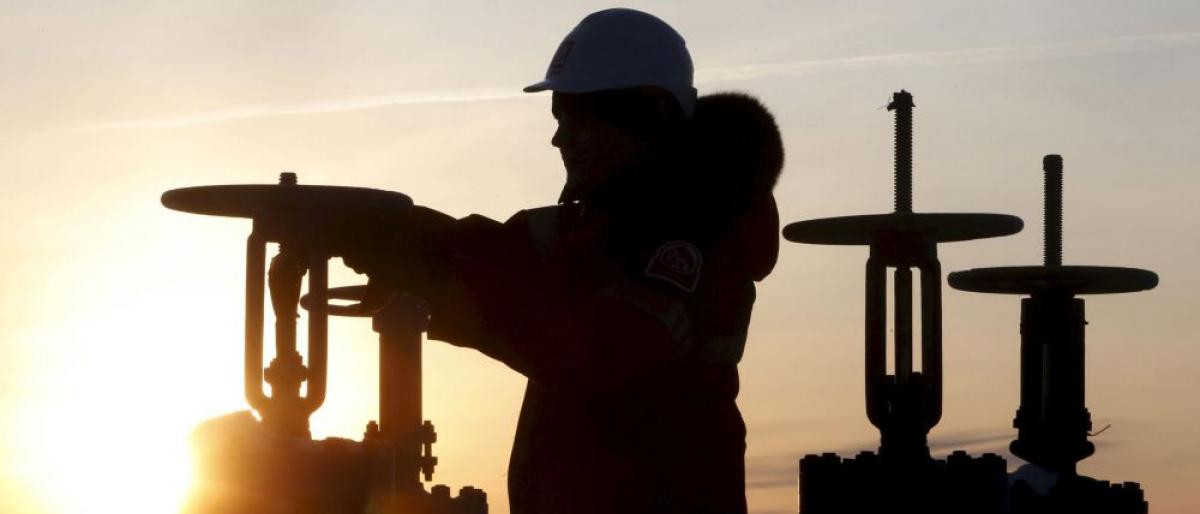 تقرير يكشف: إنتاج إيران من النفط انخفض لأدنى مستوياته