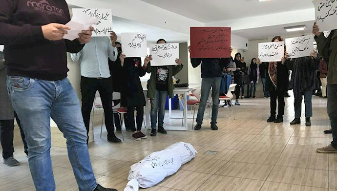 هتفوا باستقالة مستشار خامنئي.. الغموض يلف مصير ثلاثة طلاب إيرانيين