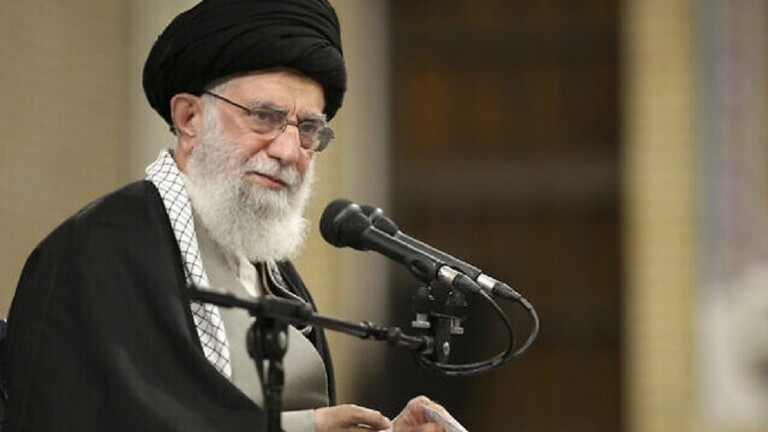 "تويتر" تدافع عن تغريدات "خـامنـئي": مجرد قعقعة أسلحة!