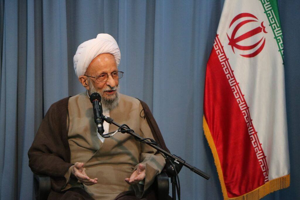 "خامنئي وروحاني ونصرالله" يعزون بوفاة "محمد يزدي"