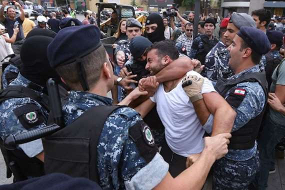 تقرير يكشف عن عدد الموقوفين في مظاهرات لبنان