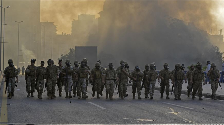 لبنان.. الجيش يدفع بتعزيزات عسكرية إلى طرابلس لمواجهة المحتجين