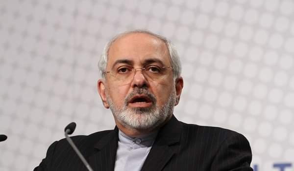 ظريف يشدد على أهمية التعاون "الدفاعي" مع فنزويلا ويصفه بـ"القانوني"