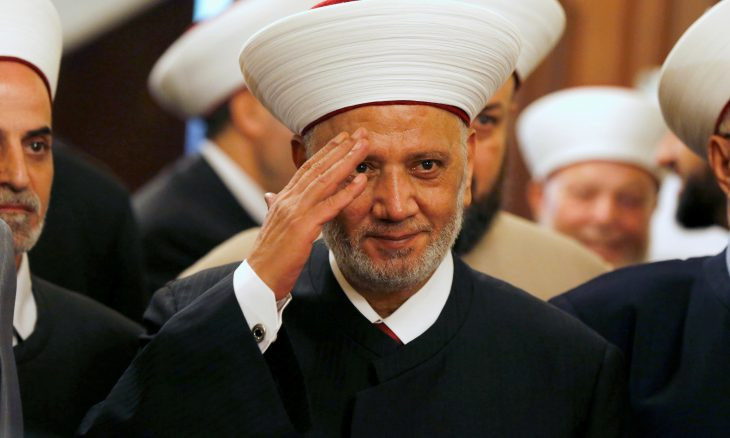 مفتي لبنان يحذر من "الفتنة" بعد حادثة بيروت