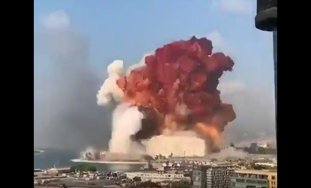 مسؤول لبناني يشبه انفجار بيروت بهيروشيما وناكازاكي وإسرائيل تنفي علاقتها