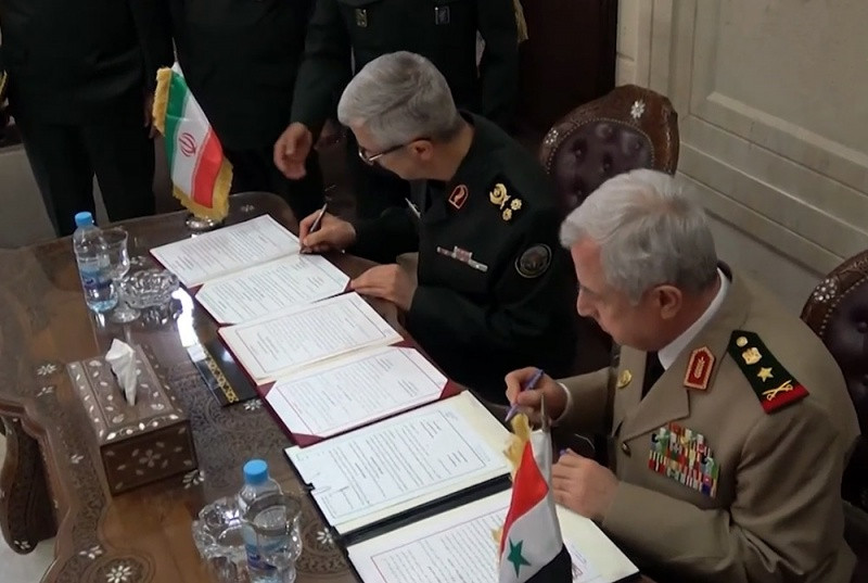 إيران تعزز الدفاعات الجوية للأسد في سوريا