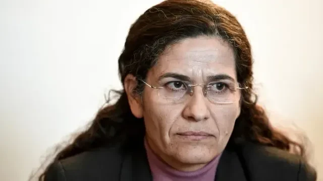 تصريحات "إلهام أحمد" حول العقوبات الدولية ورفض التطبيع مع إسرائيل: توضيح المواقف وسط الجدل المستمر