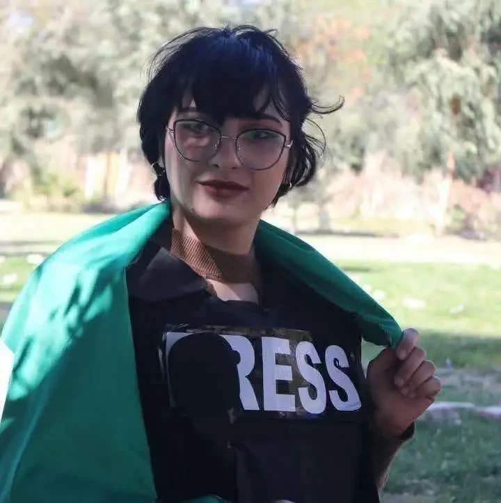 صحفي يكشف ظروف اعتقال الصحفية هبة كوسا وشروط "قسد" بعد إطلاق سراحها