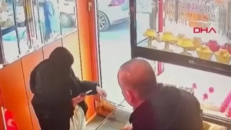 فيديو يظهر لحظة سرقة تاج ذهبي في إسطنبول والتحقيق جارٍ